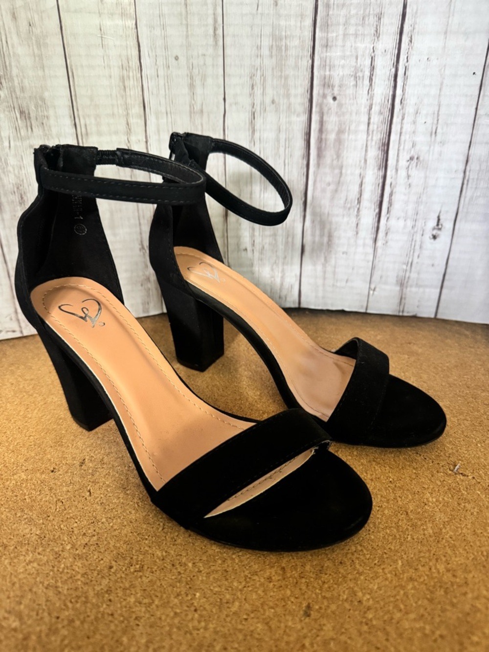 Windsor Heel 6.5 Hannah Classic Black Ankle-Strap Block Sandals